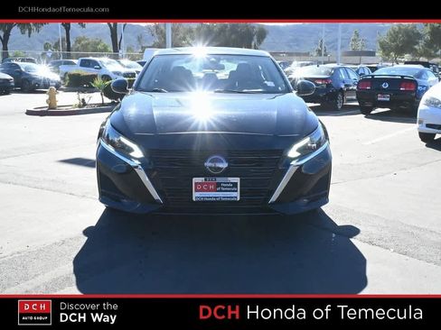 Used 2023 Nissan Altima 2.5 SV image 2
