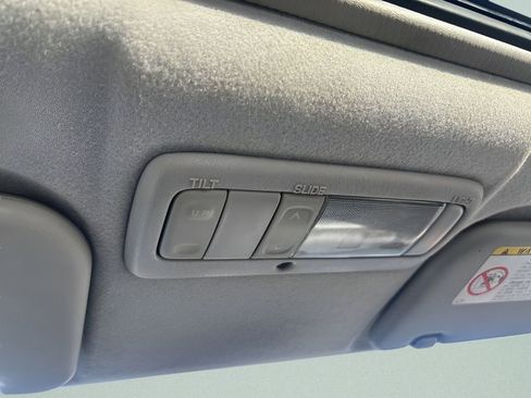 Used 2004 Toyota Corolla S image 29