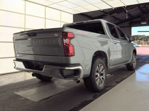 Used 2025 Chevrolet Silverado 1500 LT AWD/4WD image 2