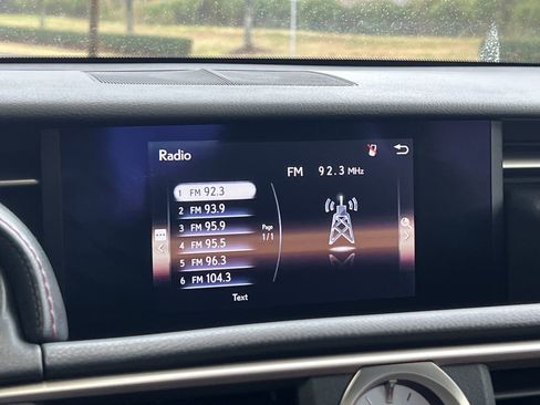 Used 2017 Lexus RC 200t F Sport image 25