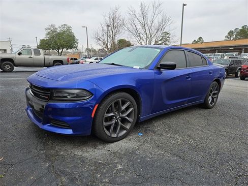 Used 2020 Dodge Charger SXT w/ Blacktop Package image 2