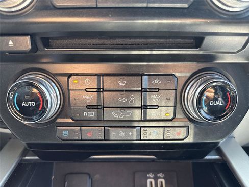 Used 2016 Ford F150 Lariat w/ Equipment Group 502A Luxury RWD image 21
