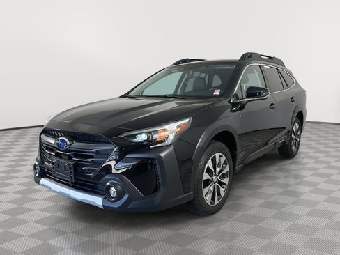 Used 2023 Subaru Outback Limited AWD/4WD image 3