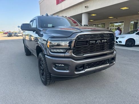 Used 2022 RAM 2500 Limited AWD/4WD image 3