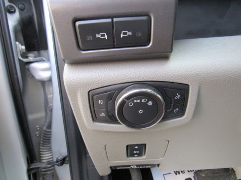 Used 2017 Ford F250 XLT w/ XLT Premium Package image 11