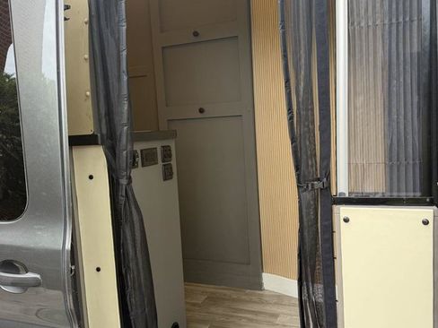 Used 2017 Ford Transit 350 148 High Roof Extended DRW RWD image 88