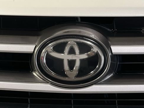 Used 2019 Toyota Highlander XLE AWD/4WD image 20