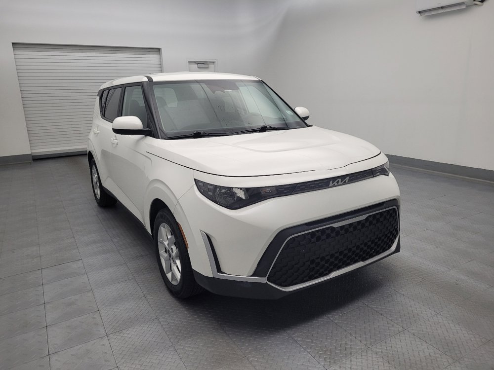 Used 2025 Kia Soul LX w/ LX Technology Package FWD image 13