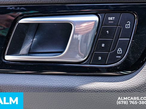 Used 2023 Porsche Cayenne Platinum Edition image 60