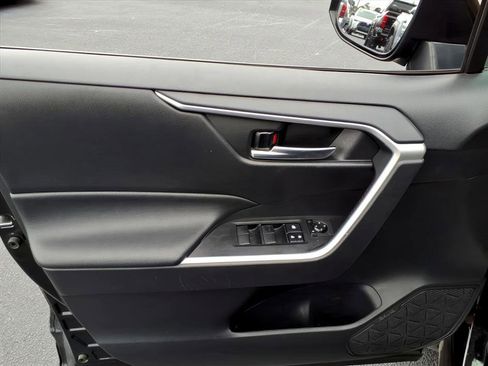 Certified 2020 Toyota RAV4 XLE image 12