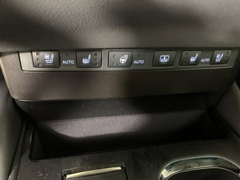 Used 2025 Lexus ES 300h w/ Luxury Package image 29