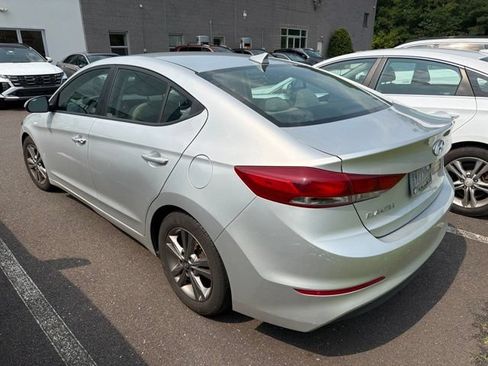 Used 2017 Hyundai Elantra SE w/ SE A/T Tech Package 03 FWD image 6