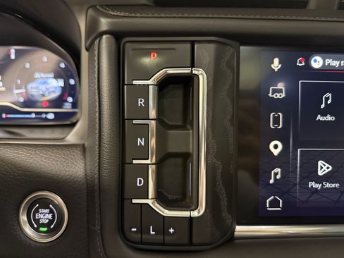 Used 2024 GMC Yukon Denali w/ Advanced Technology Package AWD/4WD image 28