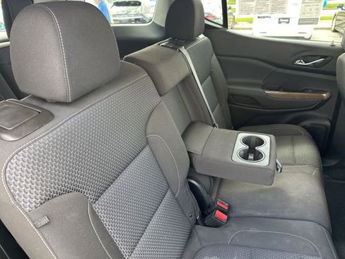 Used 2023 GMC Acadia SLE AWD/4WD image 17