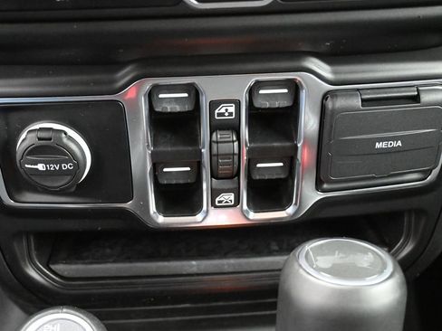 Used 2022 Jeep Wrangler Unlimited Sahara w/ Cold Weather Group image 22