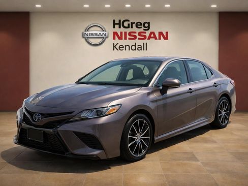 Used 2021 Toyota Camry SE w/ Cold Weather Package AWD/4WD image 3