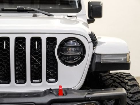 Used 2020 Jeep Gladiator Overland AWD/4WD image 3