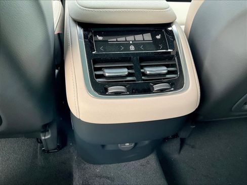 New 2026 Volvo XC90 B5 Plus w/ Protection Package AWD/4WD image 16