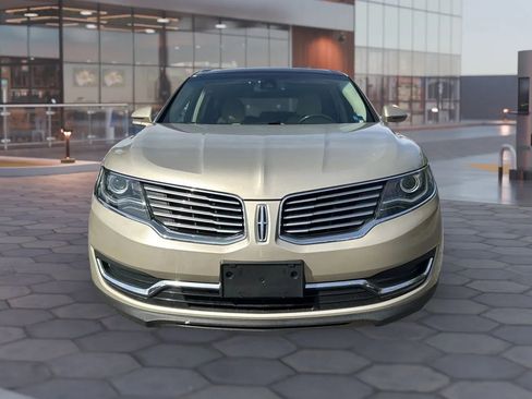 Used 2017 Lincoln MKX Reserve w/ Driver Assistance Package image 2