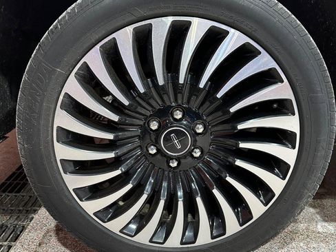 Used 2021 Lincoln Navigator L Black Label w/ Cargo Convenience Package image 14