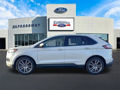 Used 2019 Ford Edge Titanium w/ Cold Weather Package image 9