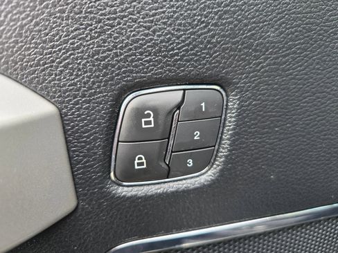 Used 2019 Ford F350 Lariat image 29