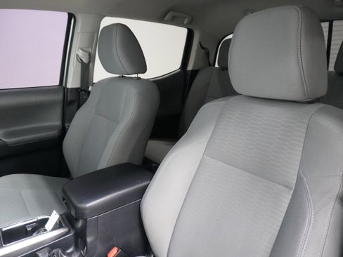 Used 2019 Toyota Tacoma SR5 image 12