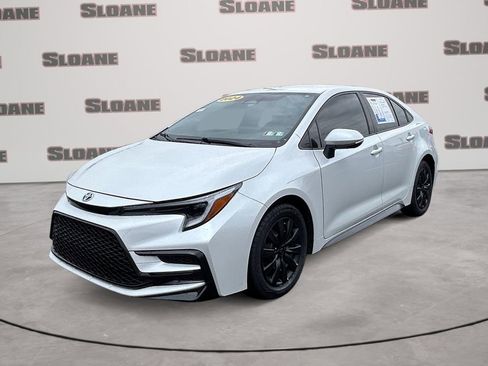 Used 2024 Toyota Corolla SE FWD image 1