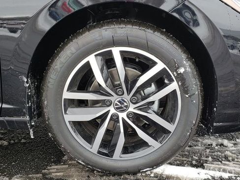 New 2026 Volkswagen Jetta SE FWD image 12