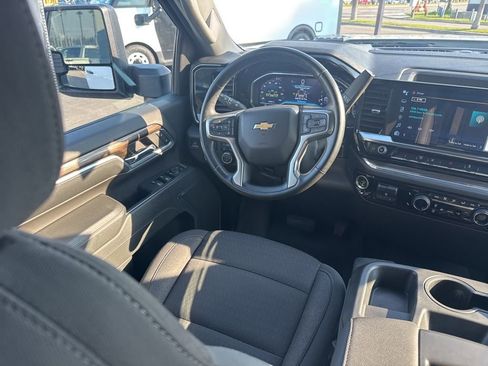 Used 2024 Chevrolet Silverado 3500 LT w/ Convenience Package image 15