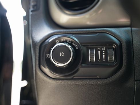 Used 2021 Jeep Wrangler Unlimited Sport image 23