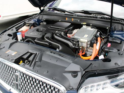 Used 2018 Lincoln MKZ Reserve FWD image 36