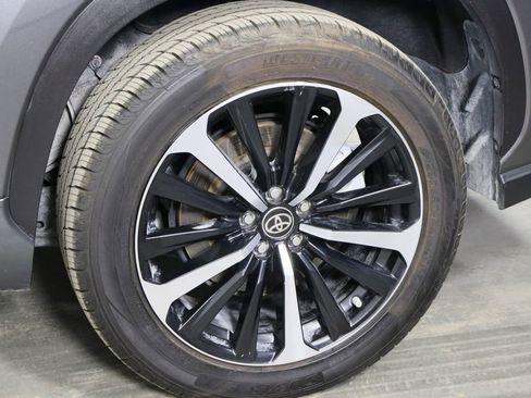 Used 2021 Toyota Highlander XSE image 40