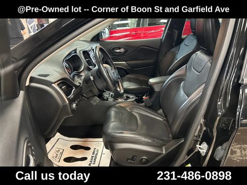 Used 2020 Jeep Cherokee Limited AWD/4WD image 14