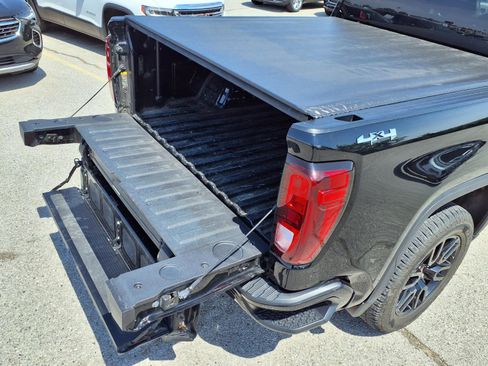 Used 2022 GMC Sierra 1500 Elevation w/ LPO, Elevation Black Package AWD/4WD image 26