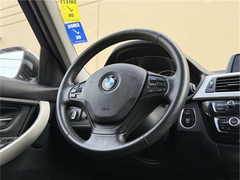 Used 2016 BMW 320i Sedan image 15