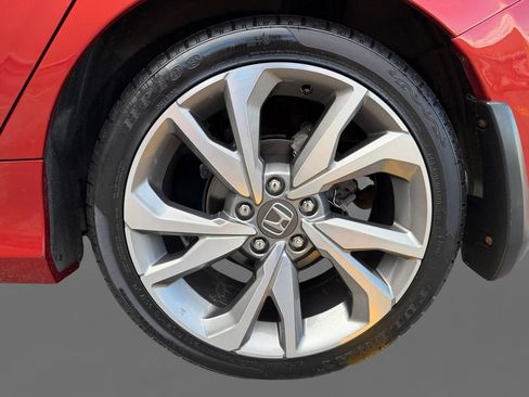 Used 2019 Honda Civic Touring image 11