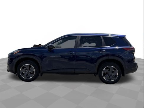 Used 2024 Nissan Rogue SV w/ SV Premium Package FWD image 2
