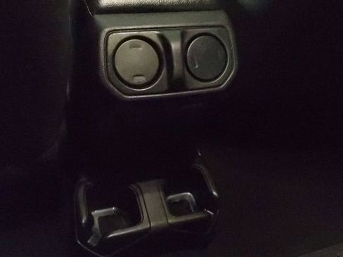 Used 2022 Jeep Wrangler Sport S image 12