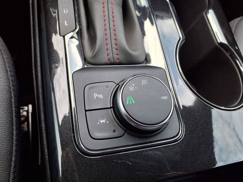 Used 2023 Chevrolet Blazer RS w/ Enhanced Convenience Package image 16