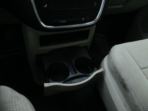 Used 2013 RAM C/V Tradesman FWD image 34