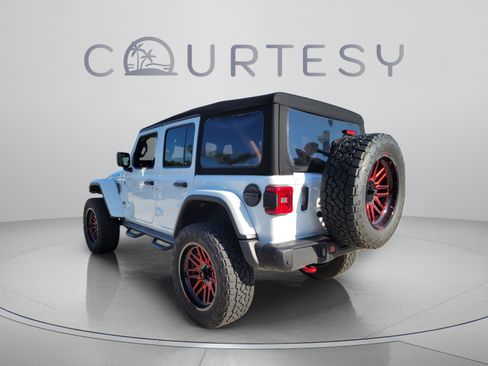 Used 2021 Jeep Wrangler Unlimited Rubicon AWD/4WD image 2