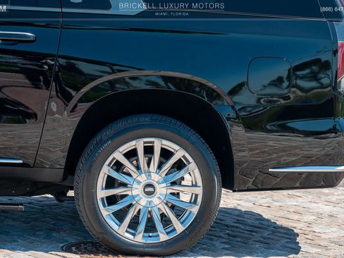 Used 2022 Cadillac Escalade ESV Premium Luxury image 50