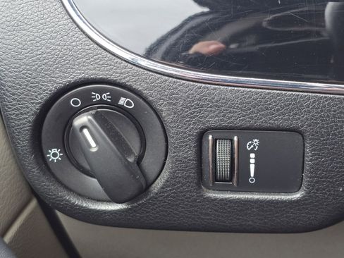 Used 2014 Dodge Grand Caravan SE image 27