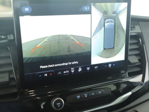 Used 2023 Ford Transit 350 XLT image 16