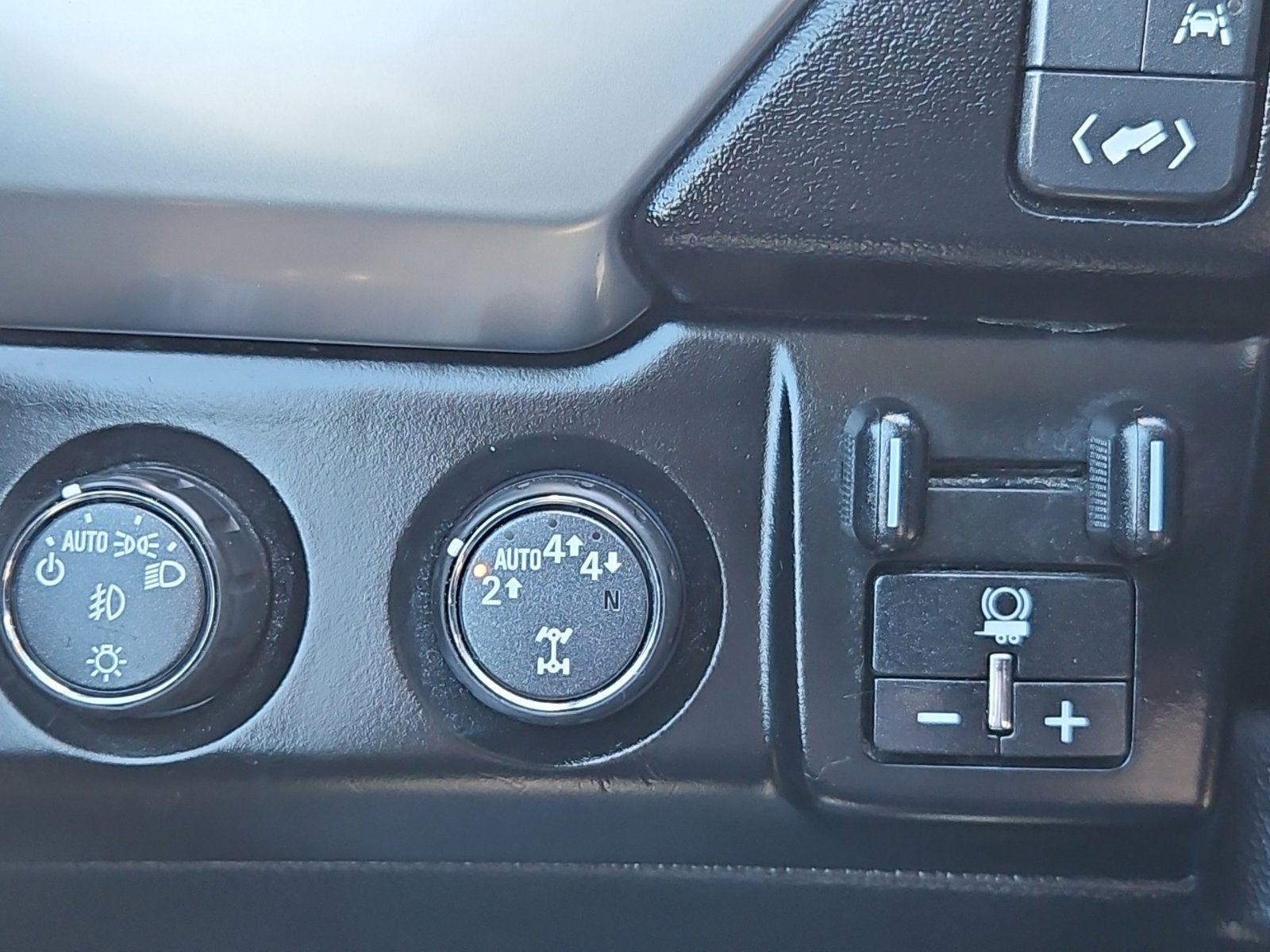 Used 2017 Chevrolet Suburban Premier AWD/4WD image 42