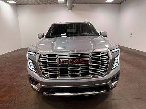 Used 2025 GMC Yukon XL Denali AWD/4WD image 41