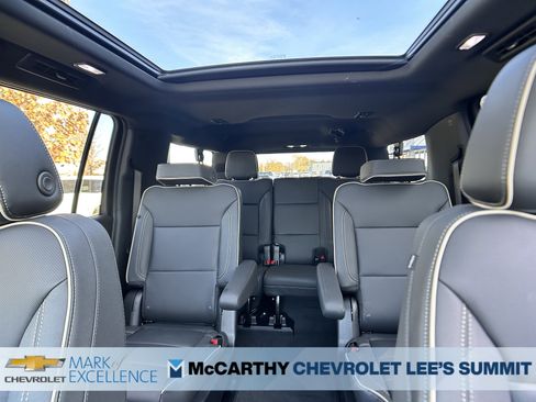 New 2026 Chevrolet Suburban Premier image 16