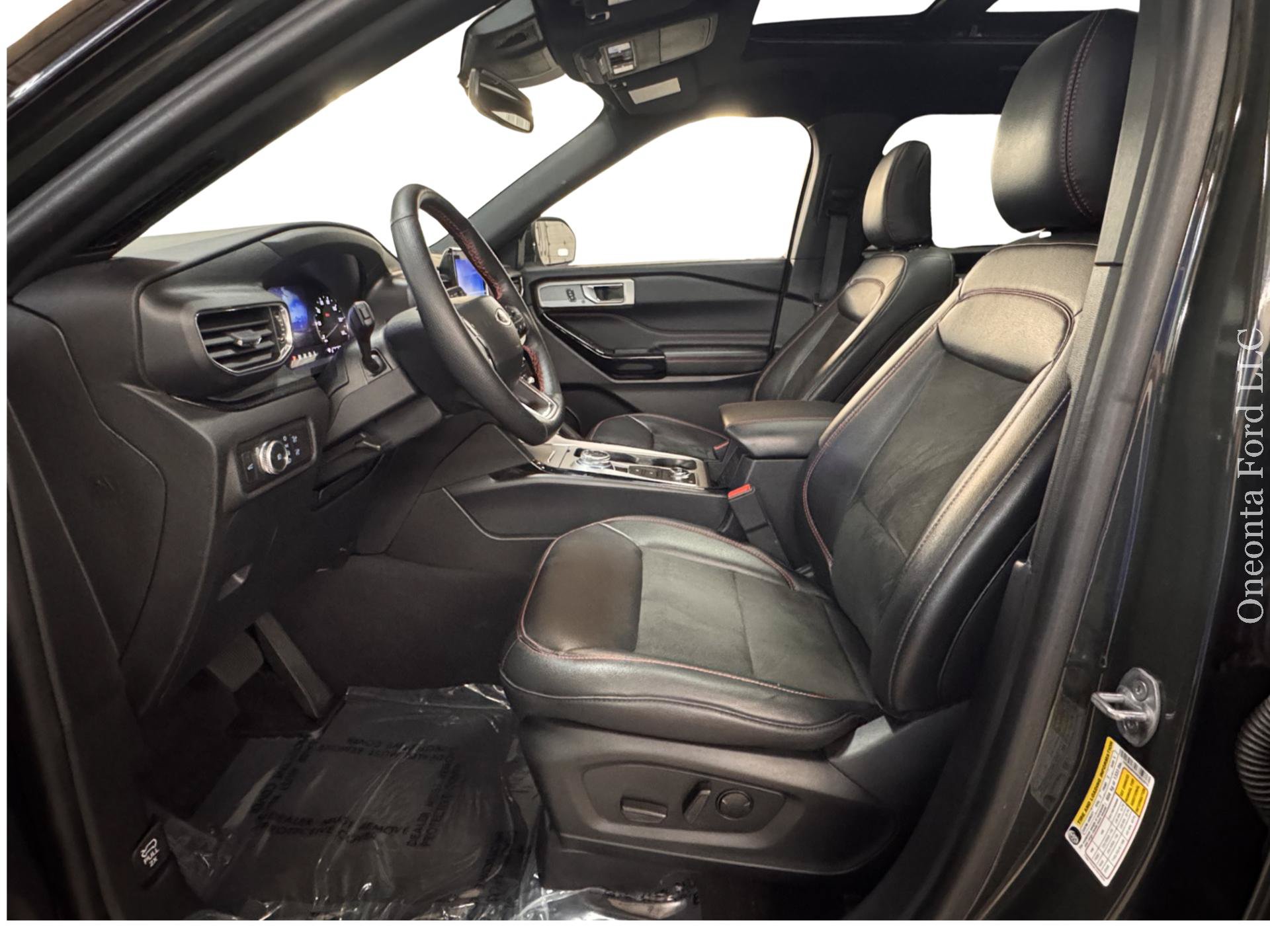 Used 2022 Ford Explorer ST-Line w/ Class IV Trailer Tow Package AWD/4WD image 12