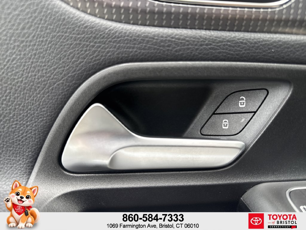 Used 2022 Mercedes-Benz GLB 250 image 12